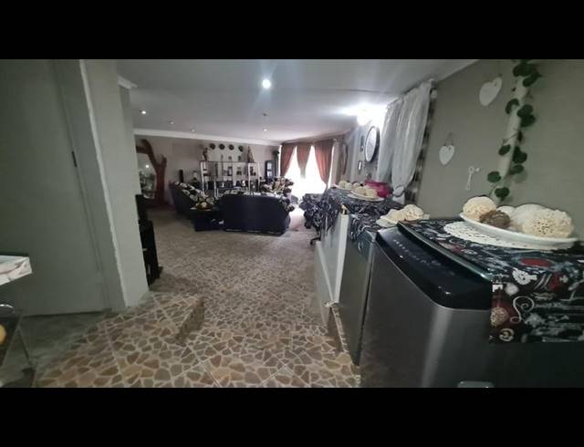 4 BEDROOM HOUSE FOR SALE IN SECUNDA